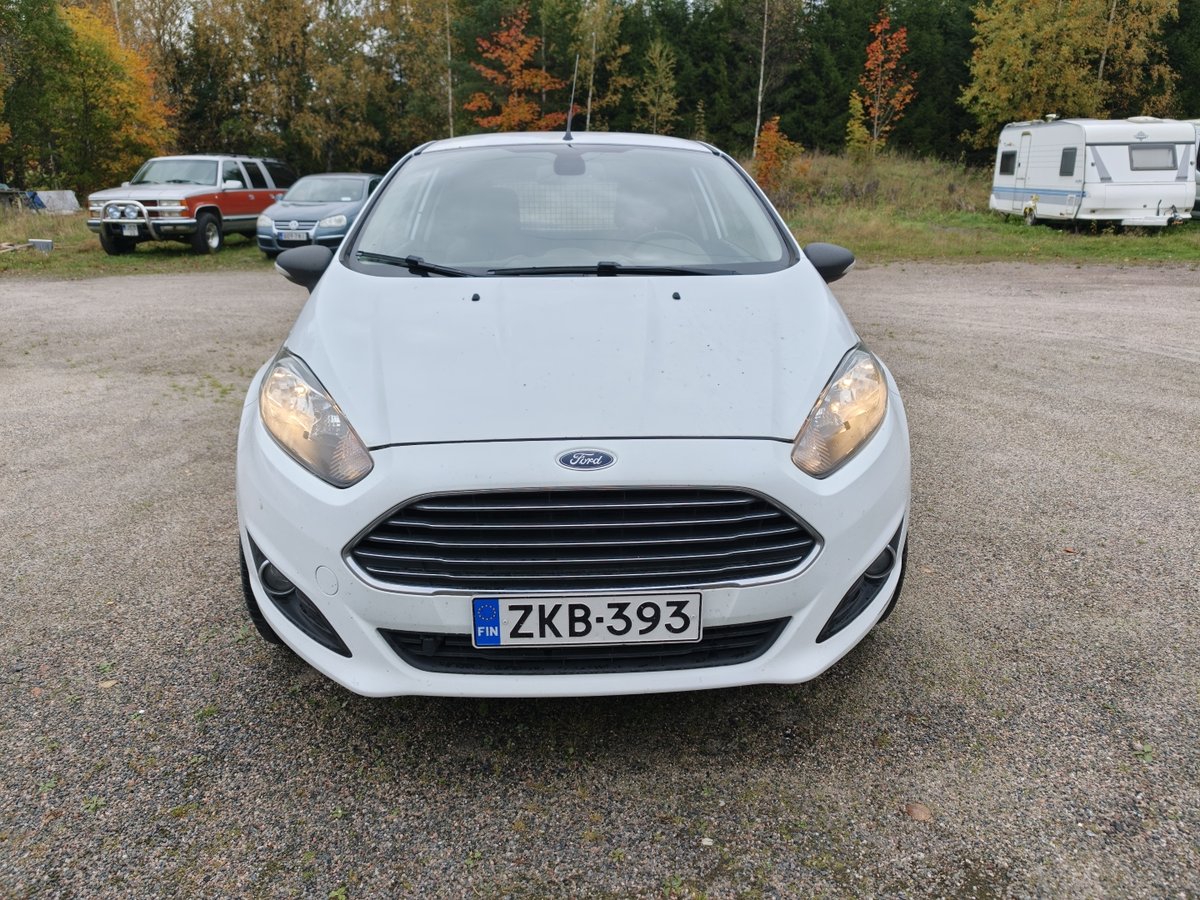 ZKB-393 Pakettiauto Ford FIESTA 1.2, Autoset Finland Oy konkurssipesä