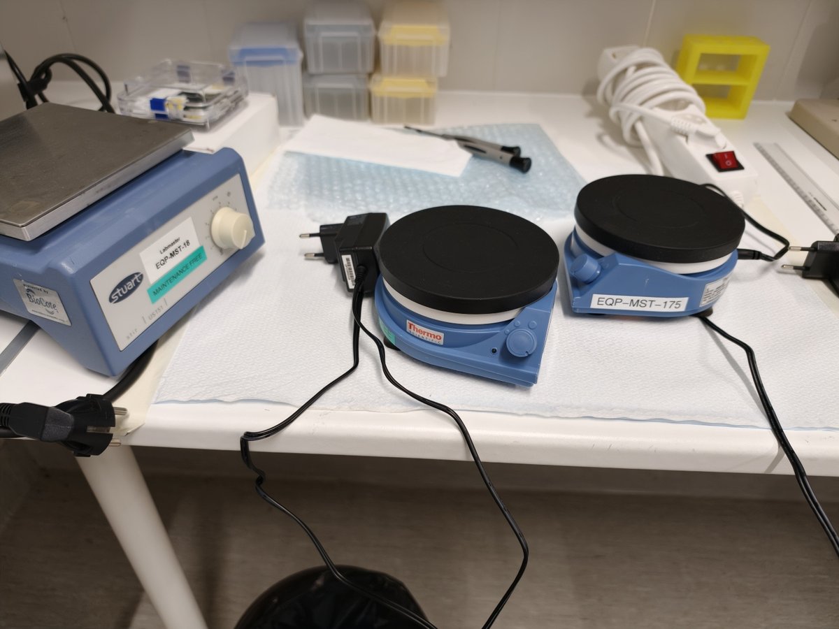 Erilaisia laboratorion pienlaitteita, LabMaster Oy konkurssipesä