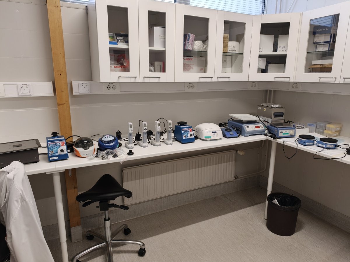 Erilaisia laboratorion pienlaitteita, LabMaster Oy konkurssipesä