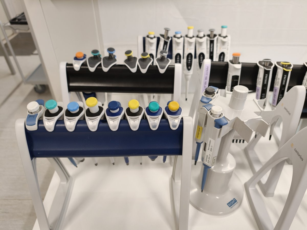 Erä pipettejä, LabMaster Oy konkurssipesä