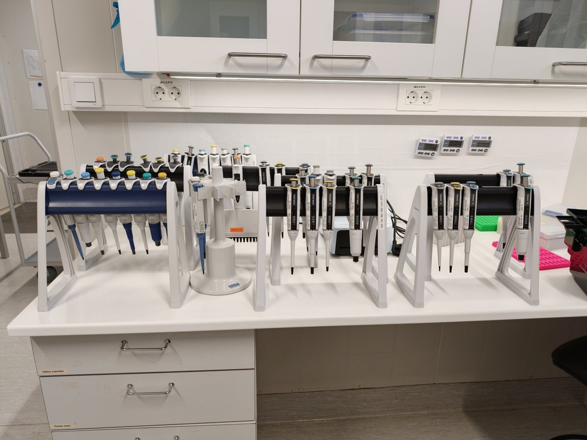 Erä pipettejä, LabMaster Oy konkurssipesä