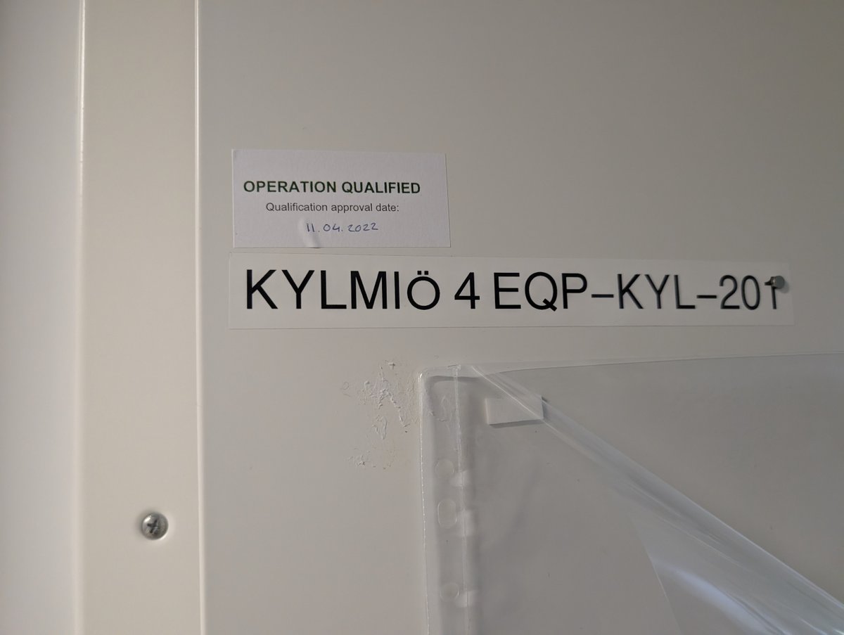 Iso elementtipakastin purettavaksi
