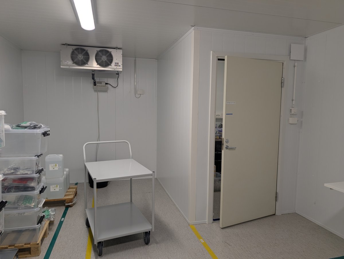 Iso elementtipakastin purettavaksi