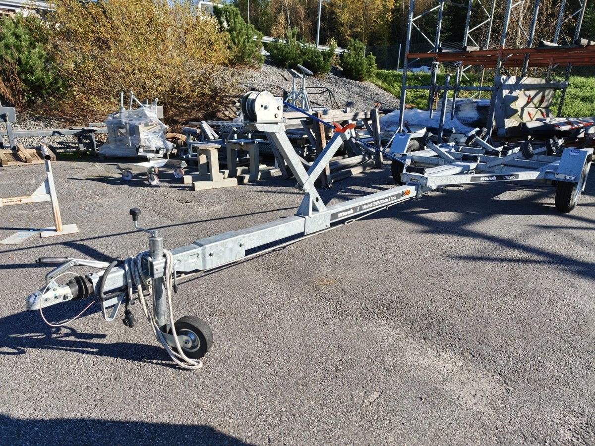 MUULI V1600KJ venetraileri, DTL-868, Boat Store Finland Oy konkurssipesä