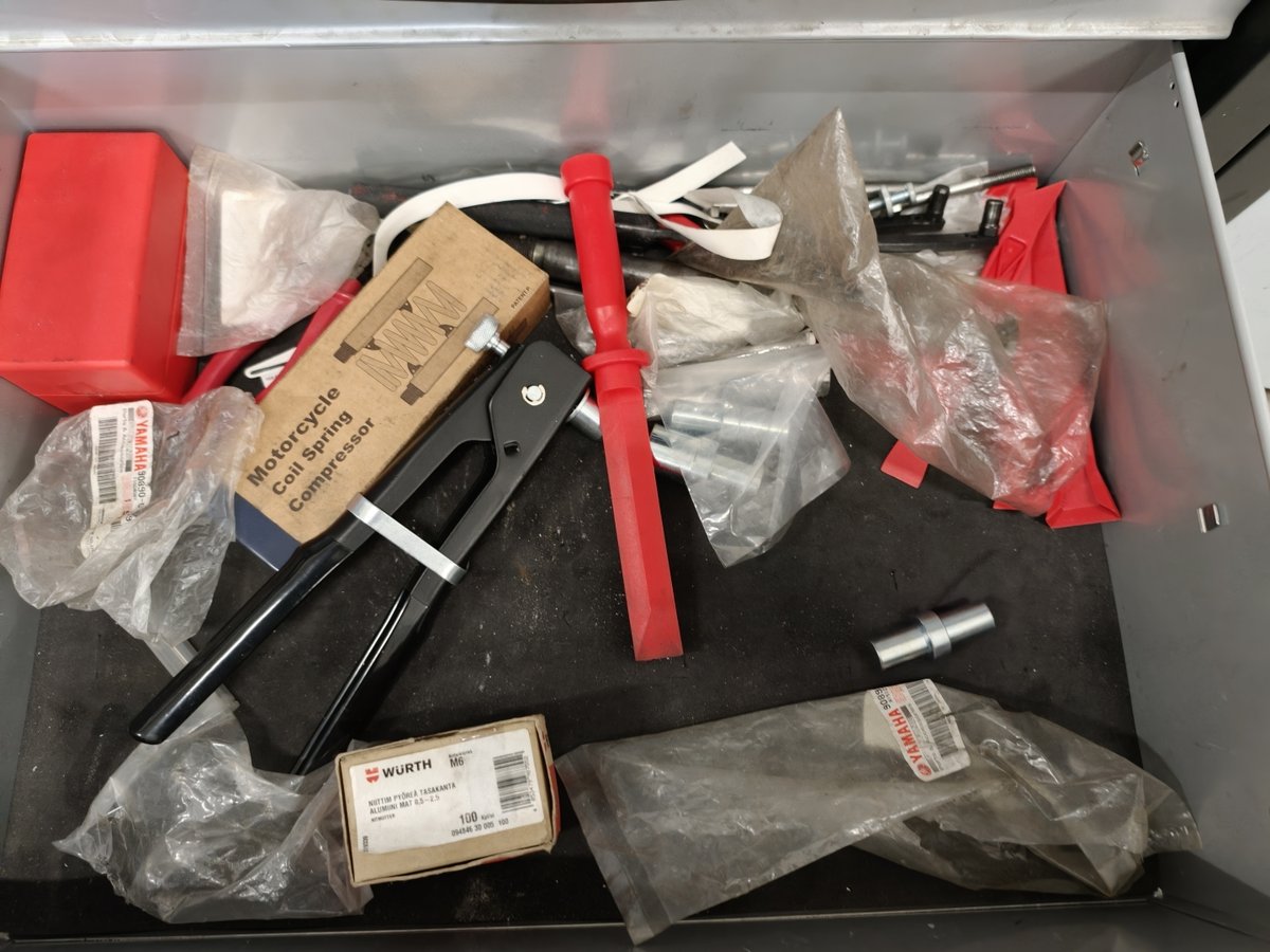 Boxo työkalukaluste työkaluineen, Boat Store Finland Oy konkurssipesä