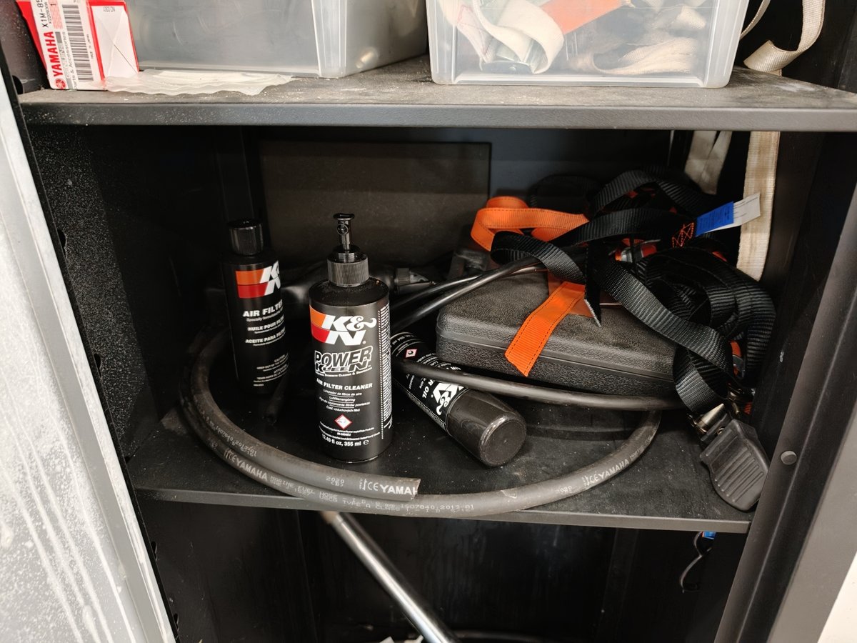 Boxo työkalukaluste työkaluineen, Boat Store Finland Oy konkurssipesä