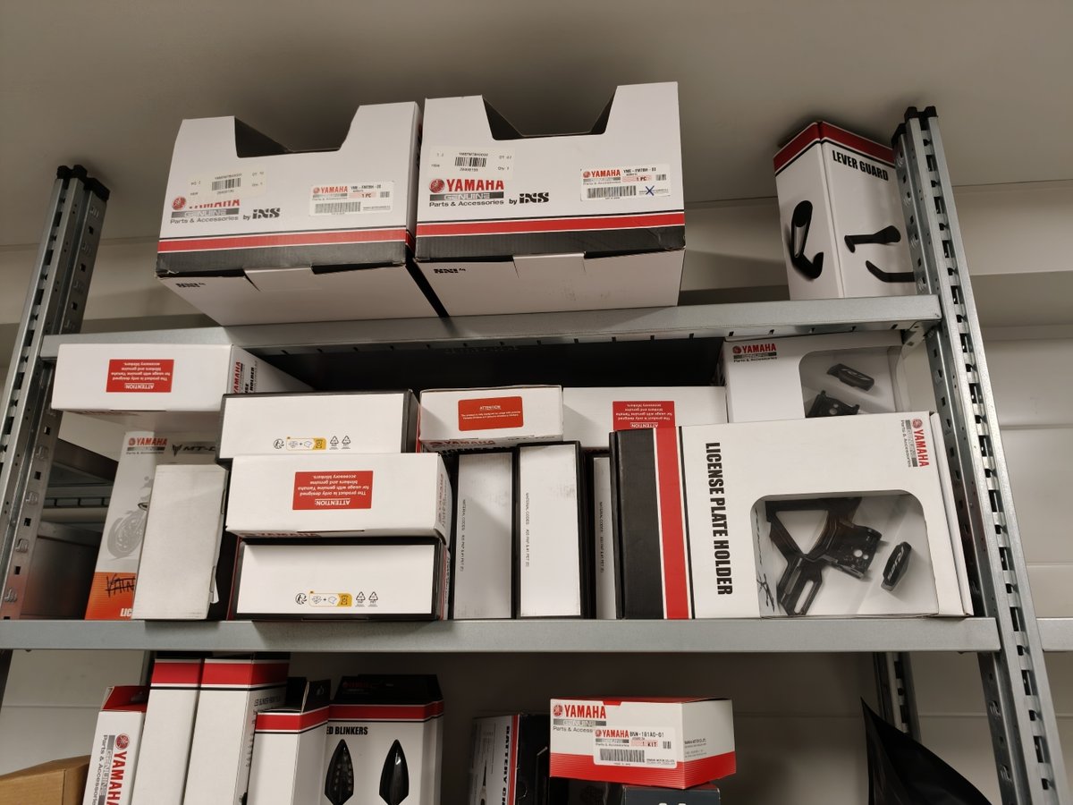 Erilaisia moottoripyörä ja sähköpyörätarvikkeita, Boat Store Finland Oy konkurssipesä