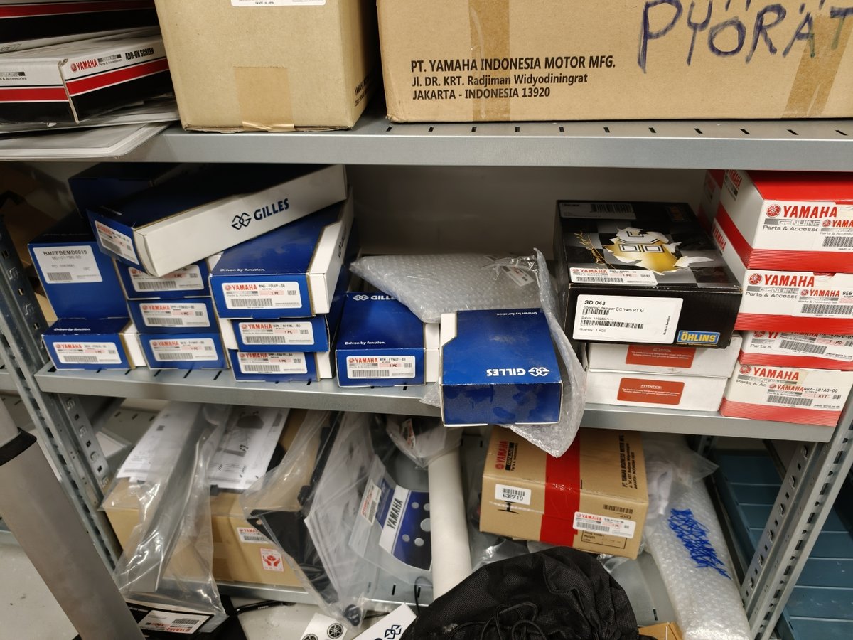 Erilaisia moottoripyörä ja sähköpyörätarvikkeita, Boat Store Finland Oy konkurssipesä