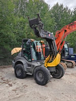 MECALAC AS900, -19 PYÖRÄKUORMAAJA, KÄÄNTYVÄ PUOMI (993-EAV)