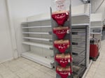 Myymäläkalusteita