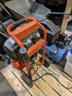 2 kpl paineilmakompressoreita