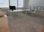 Pyöreä pöytäryhmä ja 2 kpl työpisteitä, Woodio Oy konkurssipesä