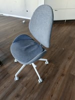 Sekalaisia kalusteita yläkerta, Temal Oy konkurssipesä