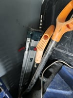 Erä erilaisia työkaluja, Dewalt ja Milwaukee, Salaiset Ojat Oy konkurssipesä
