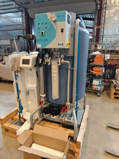 Milli-Q® HR High-flow RO -vedenpuhdistusjärjestelmä