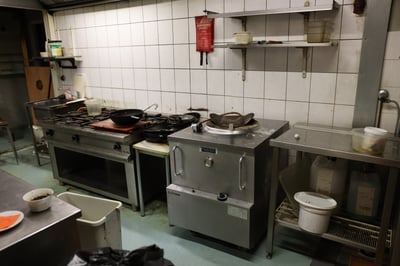 Ravintolan irtaimisto, kalusteet ja laitteet. Jyväskylä