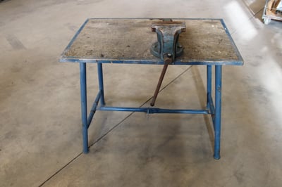 RIDGID MATADOR TYÖPÖYTÄ RUUVIPENKILLÄ (PP14)