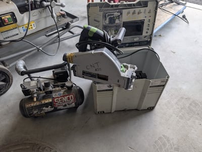 Senco paineilmakompressori sekä Festool TS 55 REBQ upotussaha