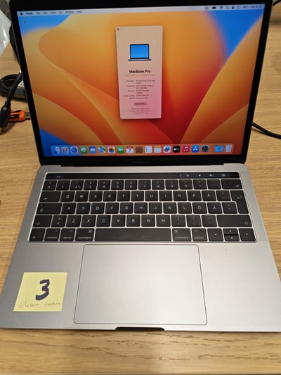 Kohde 28, MacBook Pro Core i7, Stratacache Oy konkurssipesä
