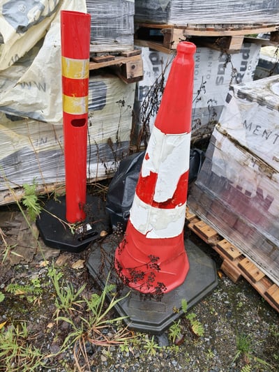 Erä erilaisia työkaluja, materiaalia ym., Salaiset Ojat Oy konkurssipesä