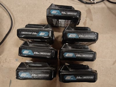 Makita 10.8-12V akkuja 7 kpl, Temal Oy konkurssipesä