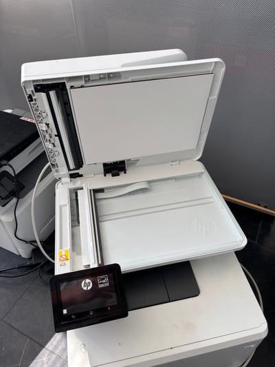 HP Color LaserJet Pro MFP M477fdw